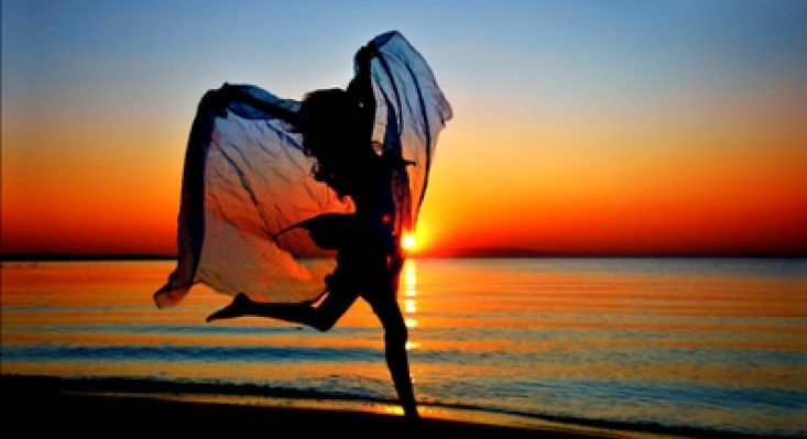 Nature_Beach_silhouette_beautiful_beauty_Clouds_colors_dance_dancing_female_girl_hair_hand_hands_Happy_lady_114006_detail_thumb1